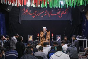 اصرار گناه، نعمت ولایت را از انسان می‌گیرد