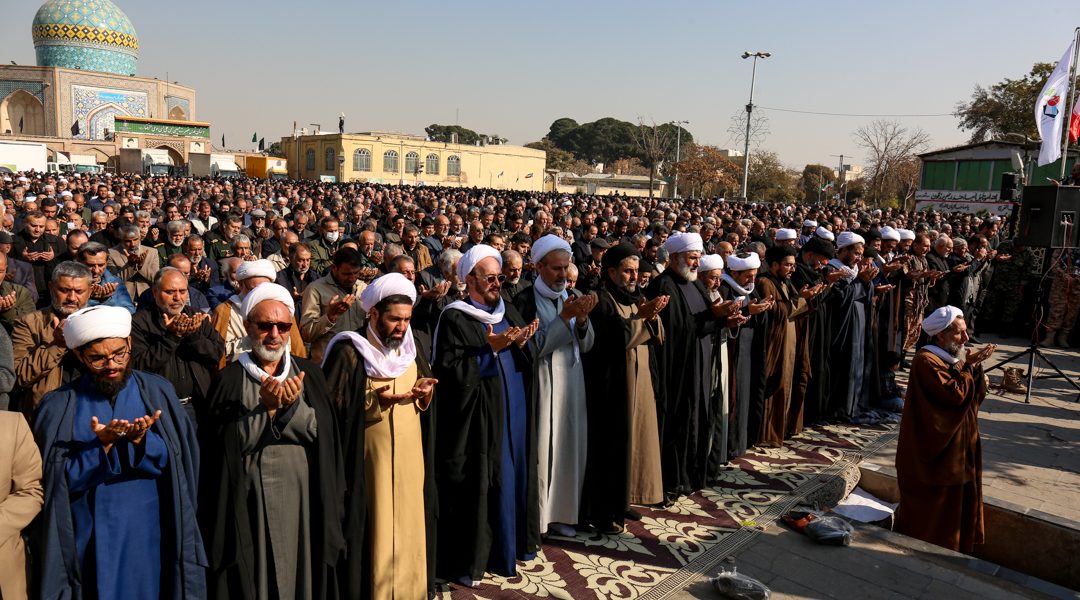 اقامه نماز باران با حضور گسترده مردم ولایتمدار قزوین