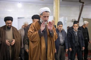 حضور امام جمعه قزوین در مسجد امام حسین (ع) محله هادی‌آباد